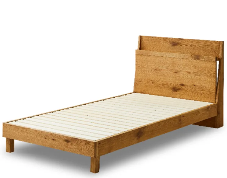 節あり天然木のナチュラルなベッドフレーム